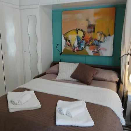 アパート Casetta Maria Pia Near Metro A Cornelia ローマ